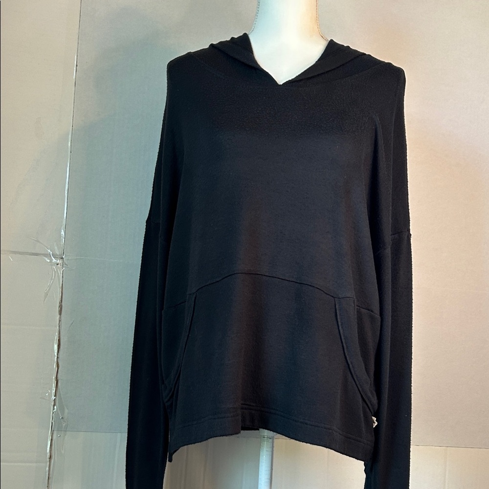 Ugg Elettra Kangaroo Pocket Split Hem Black Hoodie Top. Size L